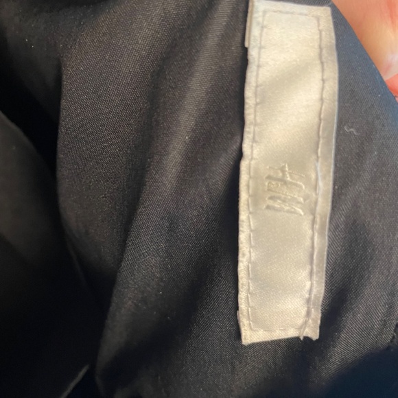 H&M Black Vegan Leather Bag, Like New, Zipper Top, Tassel Detail, Interior Zippe - Picture 3 of 6